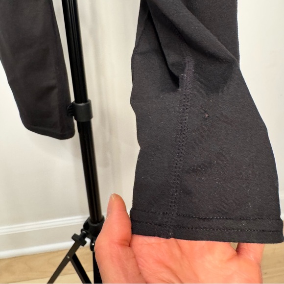 Vuori Women's Halo Wide Leg Flare Pant Front Seams Black Size XS X-Small VW425 - Picture 14 of 16